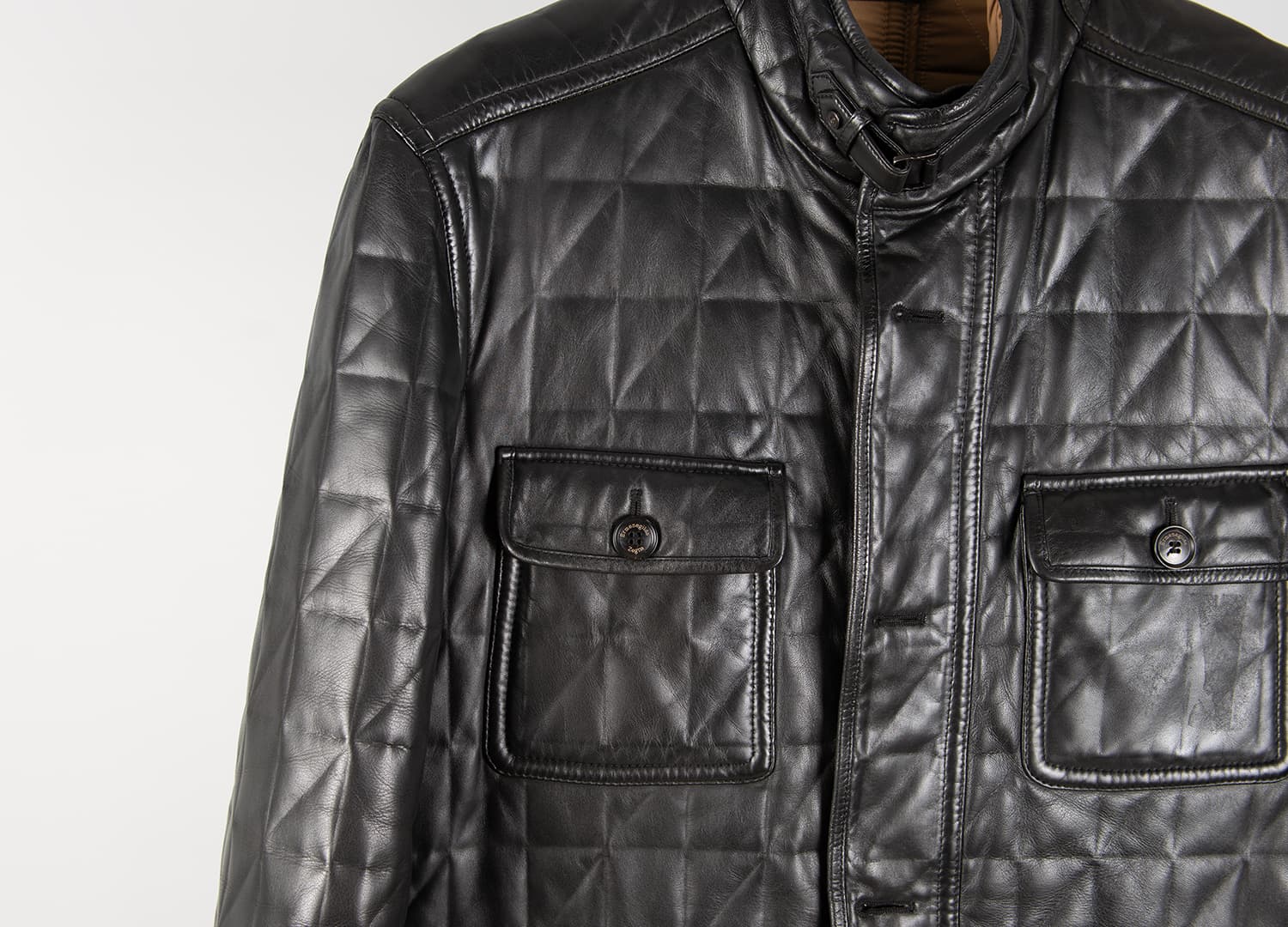 [Ermenegildo Zegna 에르메네질도 제냐] 퀄티드 램스킨 레더 자켓 상세