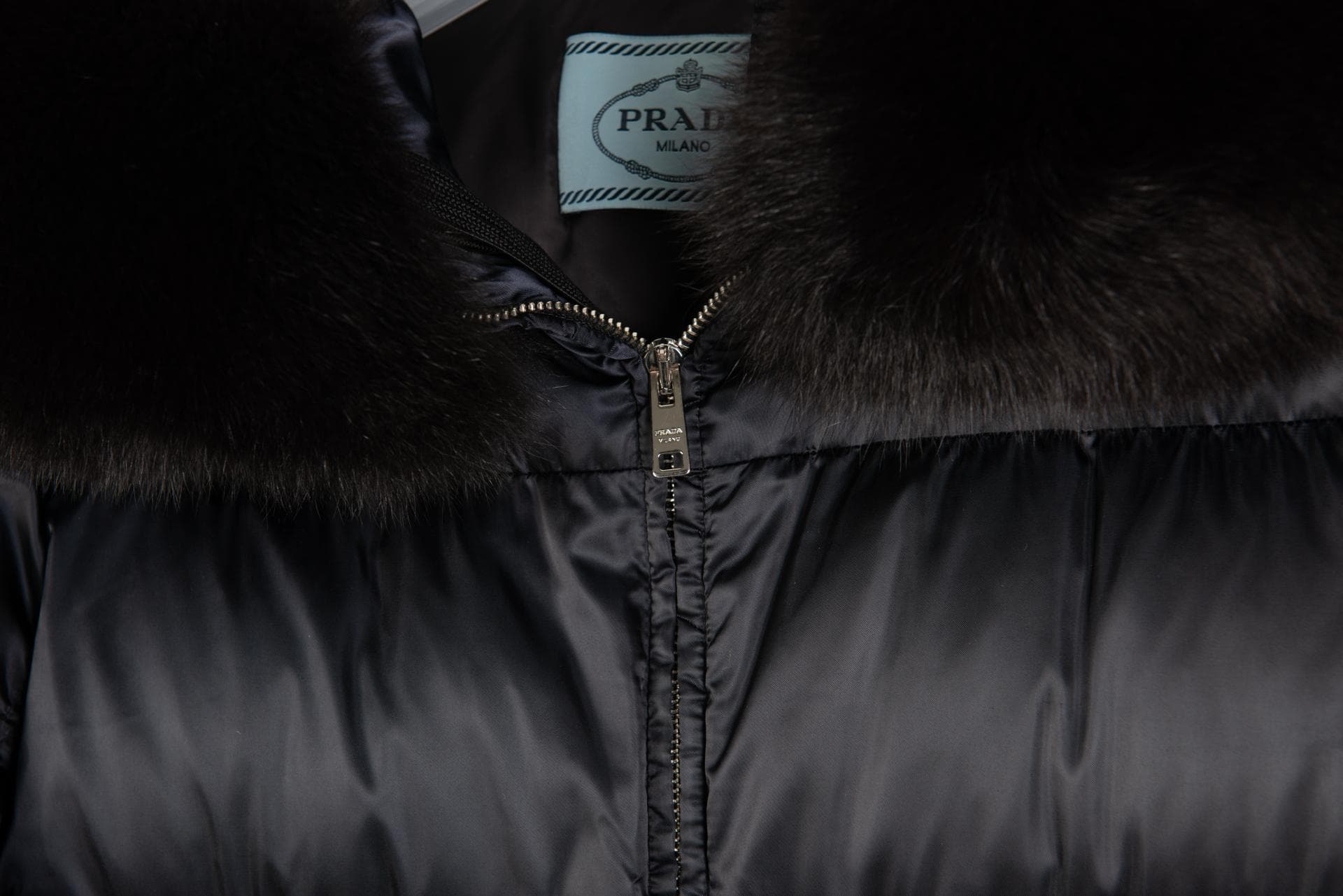 [PRADA 프라다] 나일론 퍼 구스다운 재킷 상세