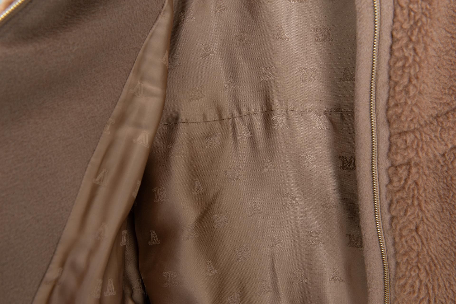 [Max Mara 막스 마라] 테디베어 숏 케이프 상세