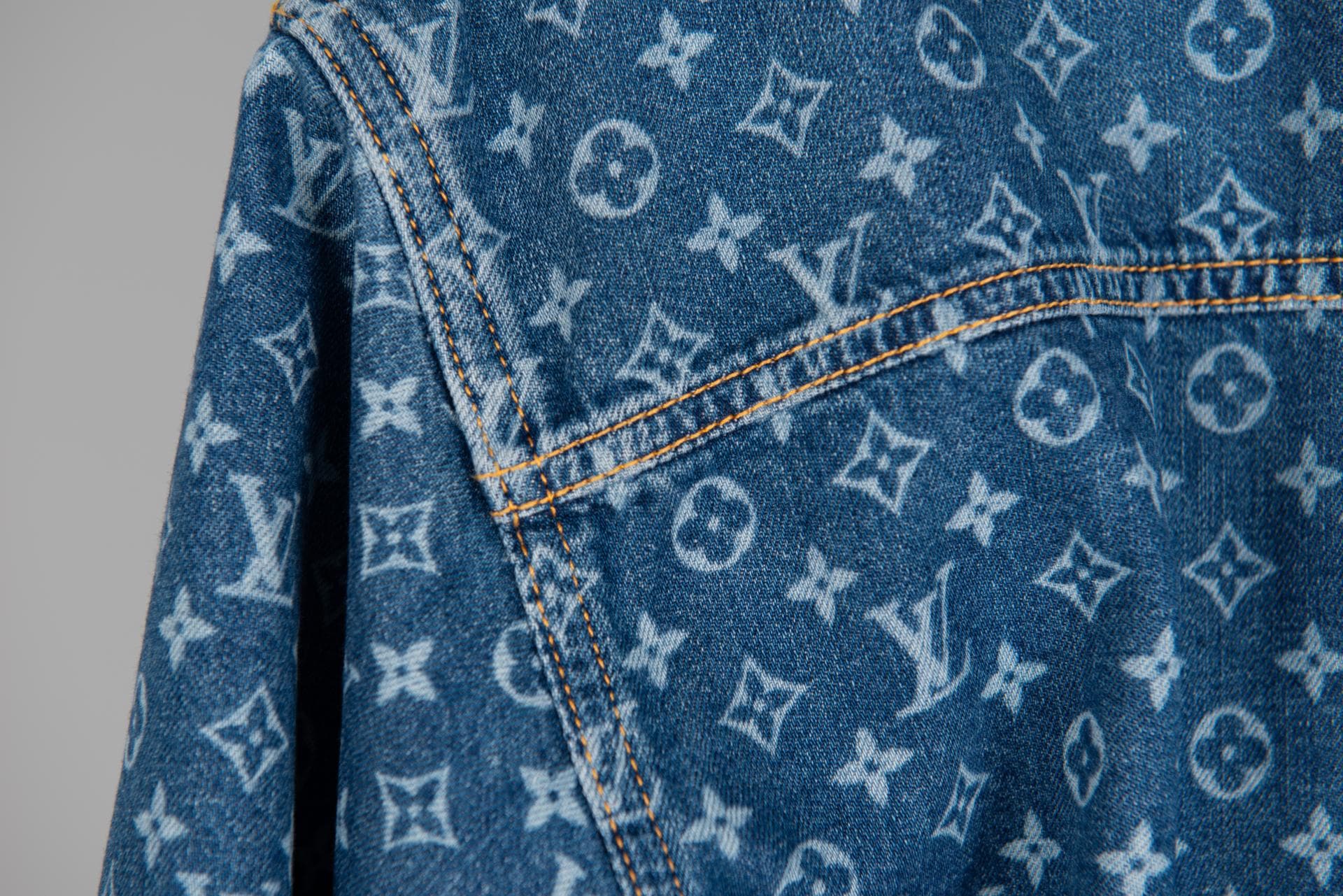 [Louis vuitton 루이비통] 모노그램 데님 보머 재킷 상세