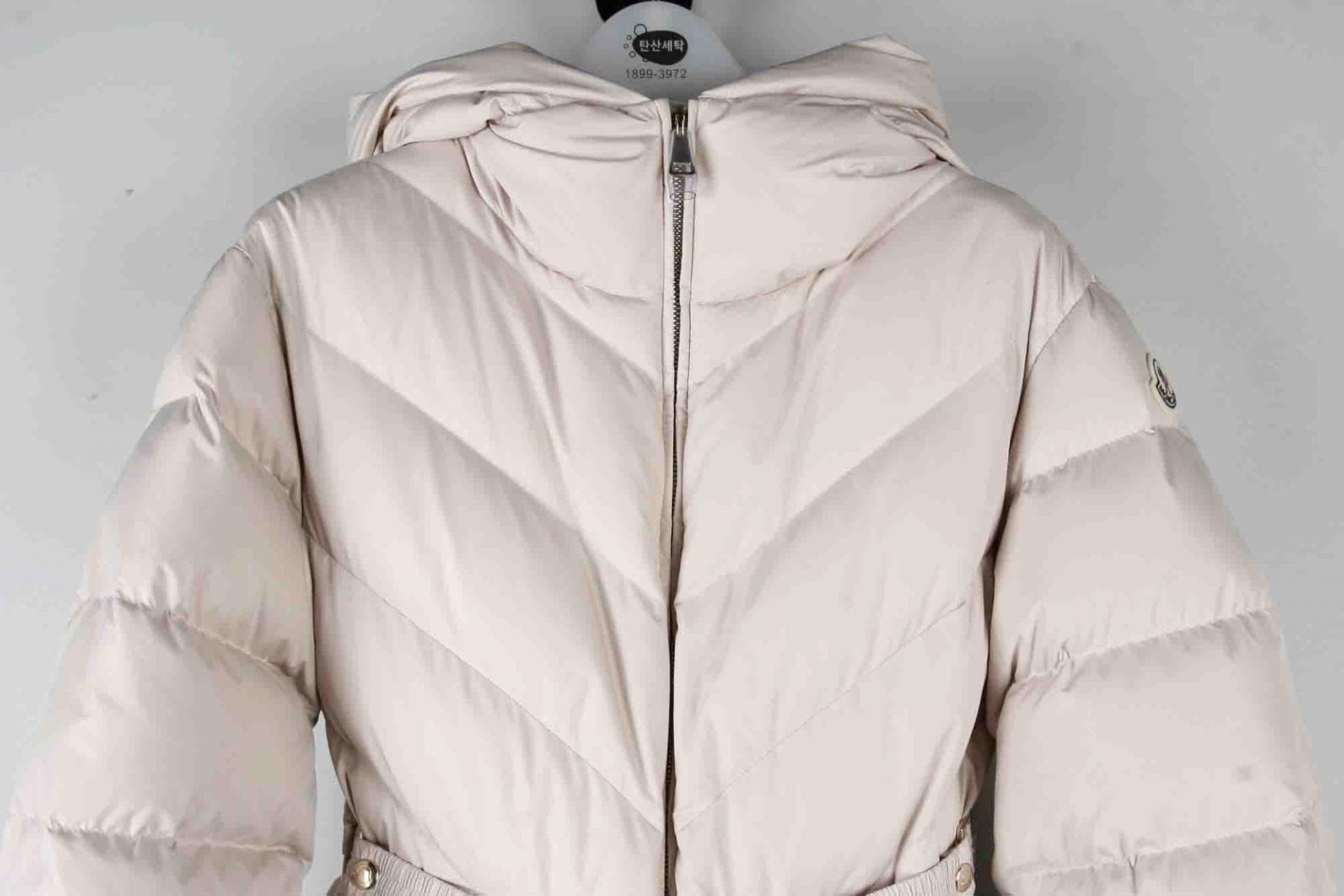 [MONCLER 몽클레르] Brosse 쇼트 다운 재킷 상세