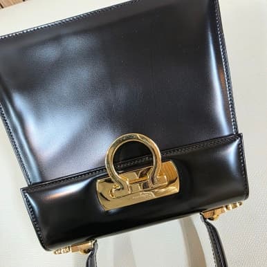 [FERRAGAMO 페레가모] 크리에이션 가방 염색 상세
