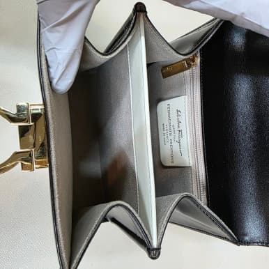[FERRAGAMO 페레가모] 크리에이션 가방 염색 상세