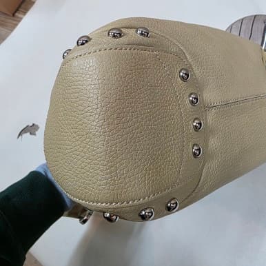 [TOD'S 토즈] 가방 고무 페블 교체 수선 상세