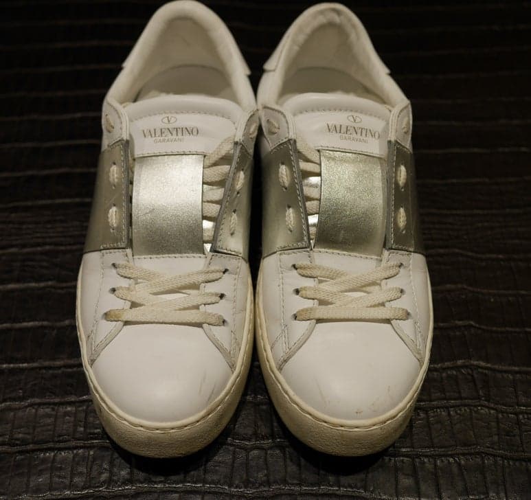 [Valentino 발렌티노] 스니커즈 가죽 장식 뜯어짐 수선