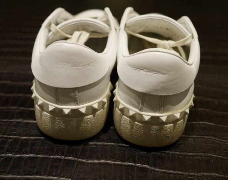 [Valentino 발렌티노] 스니커즈 가죽 장식 뜯어짐 수선 상세