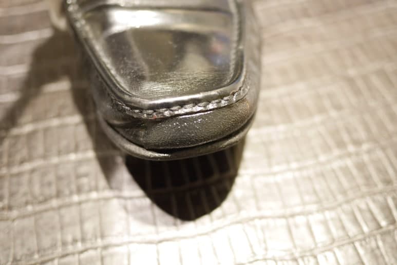 [FERRAGAMO 페레가모] 로퍼 앞코 부분 수선 상세