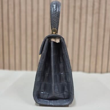 [FERRAGAMO 페레가모] 오염 부분 리터치 작업건 상세