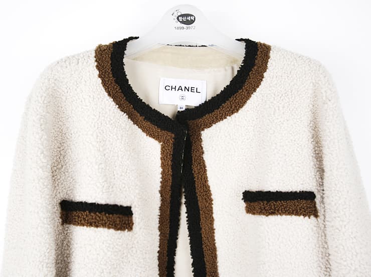 [CHANEL 샤넬] 양퍼 무스탕 코트 상세