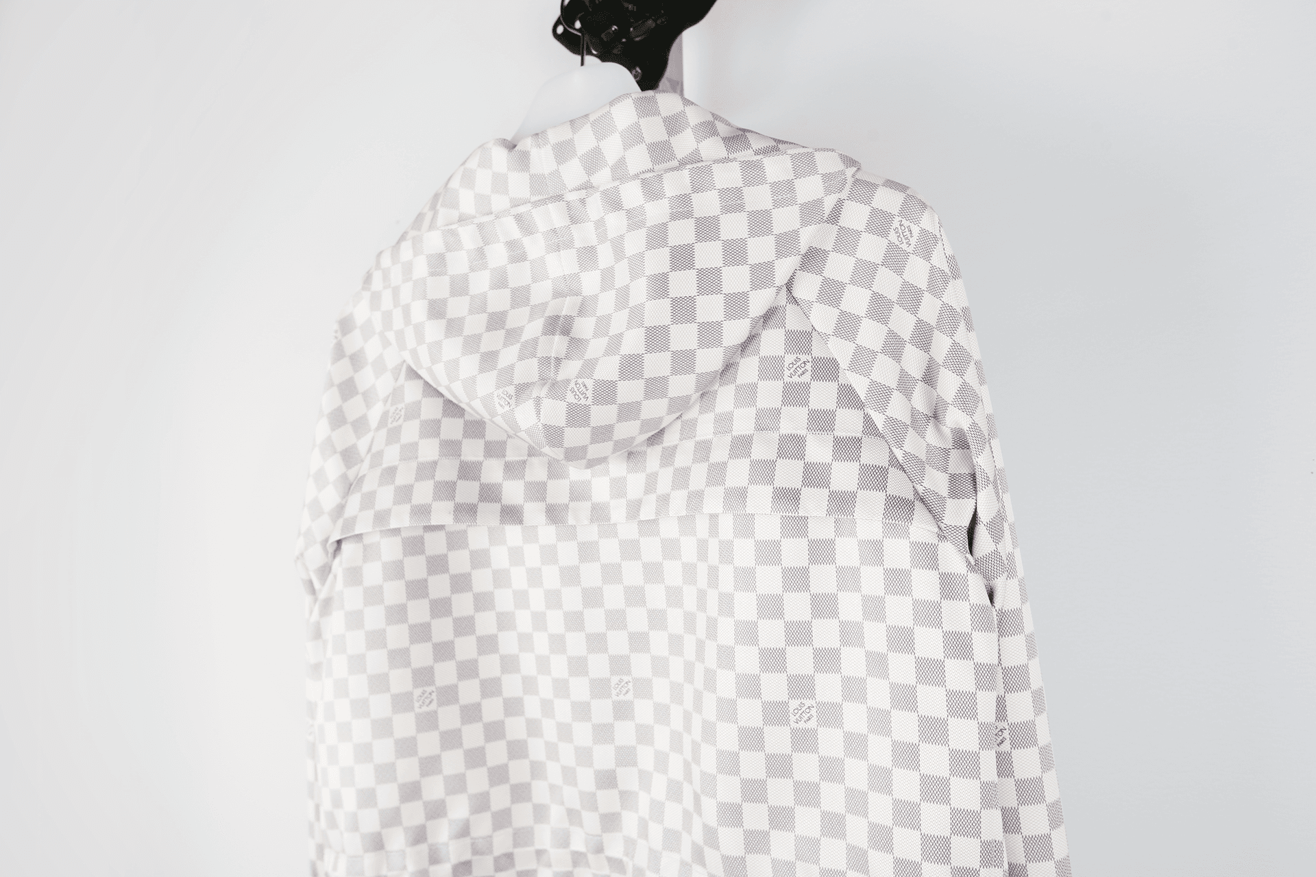 [LOUIS VUITTON 루이비통] 다미에 후드 파카 상세