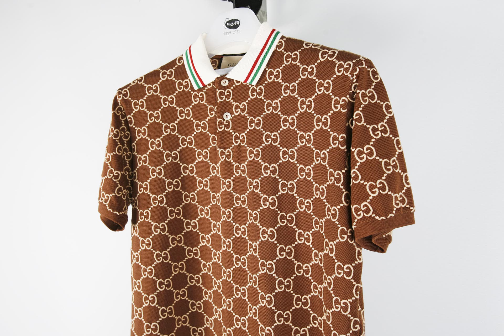 [GUCCI 구찌] G로고 패턴 카라 티셔츠 상세