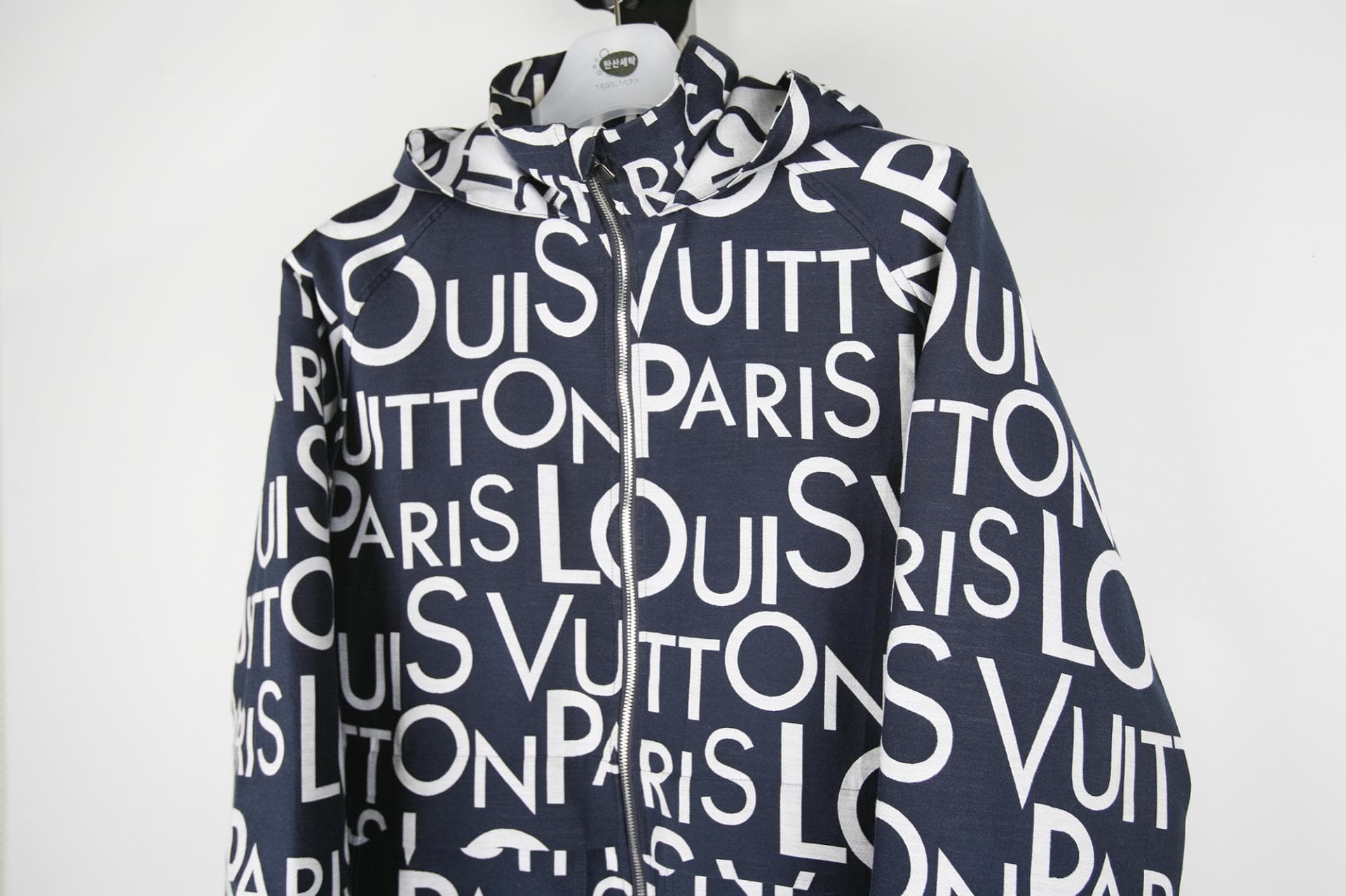 [Louis Vuitton 루이비통] 패커블 블루종 상세