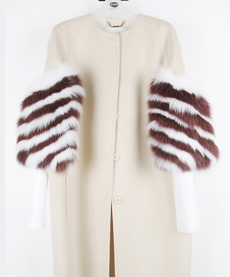 [FENDI 펜디] 폭스퍼 소매 장식 코트