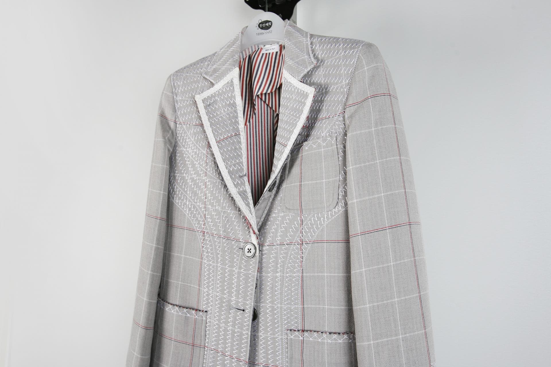 [ThomBrowne 톰브라운] 스티치 포인트 코트 상세
