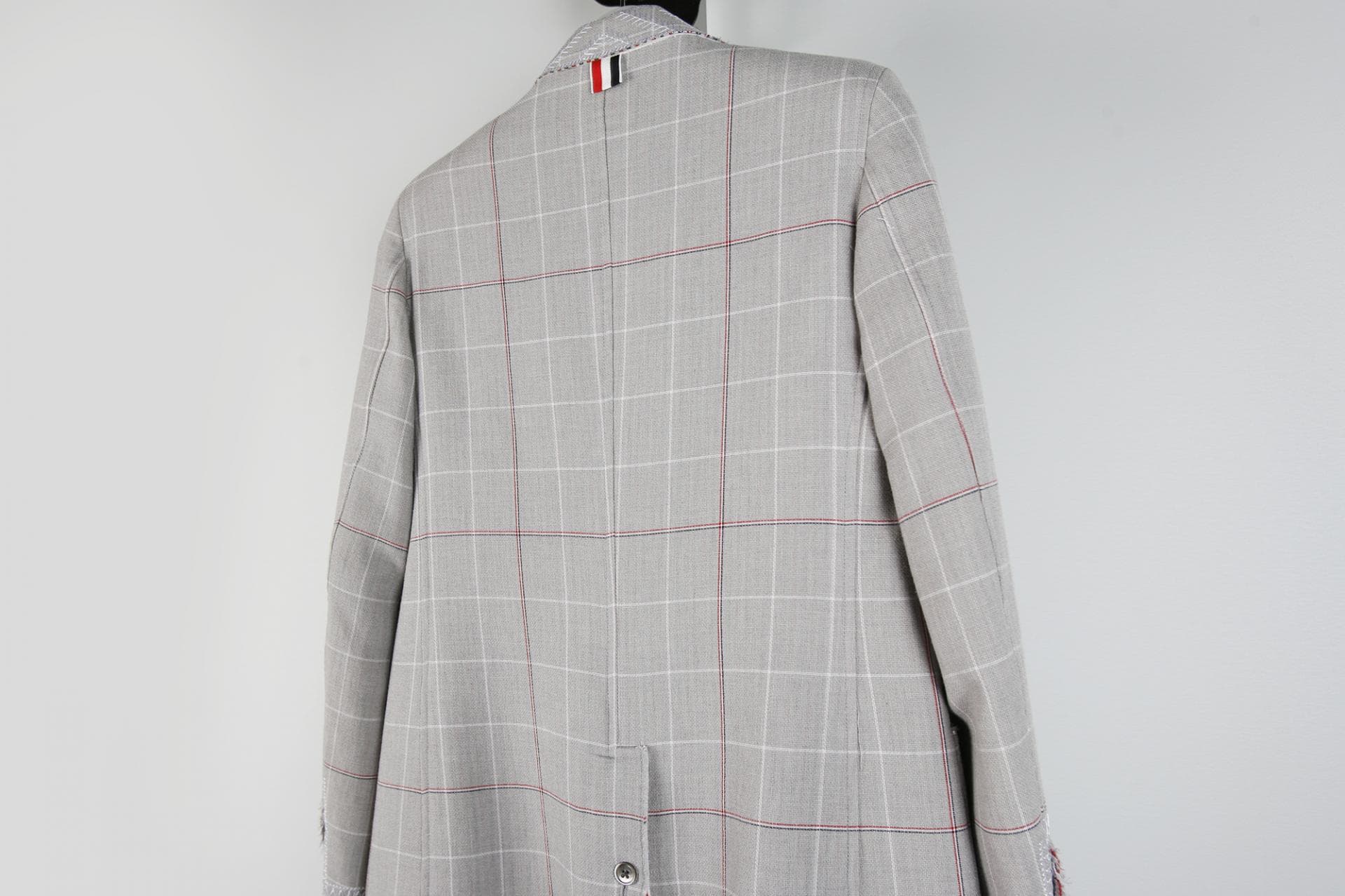 [ThomBrowne 톰브라운] 스티치 포인트 코트 상세