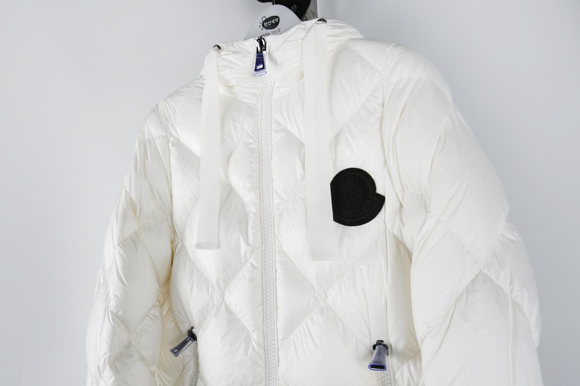 [Moncler 몽클레르] 퀄팅 다운 코트 상세
