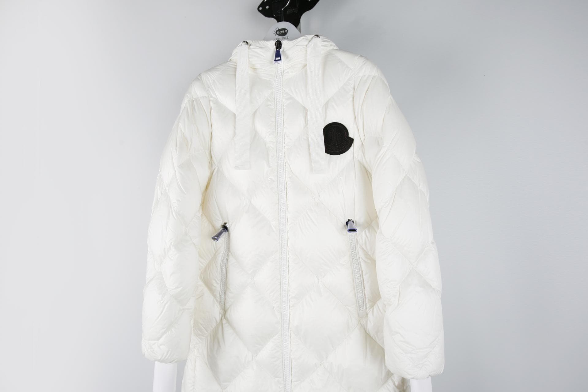 [Moncler 몽클레르] 퀄팅 다운 코트 상세