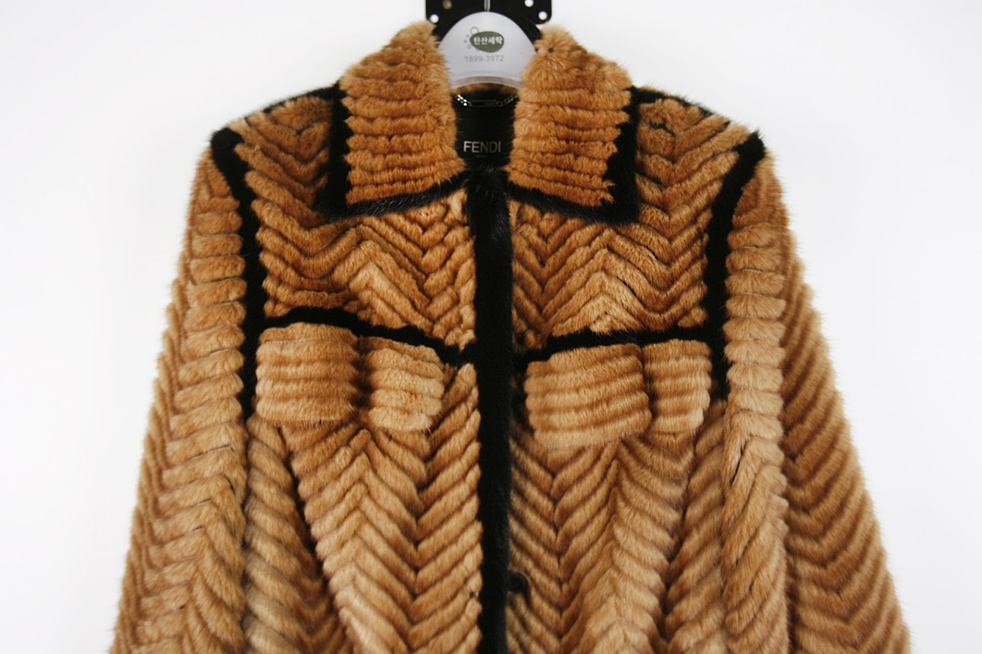 [FENDI 펜디] 밍크 코트 상세