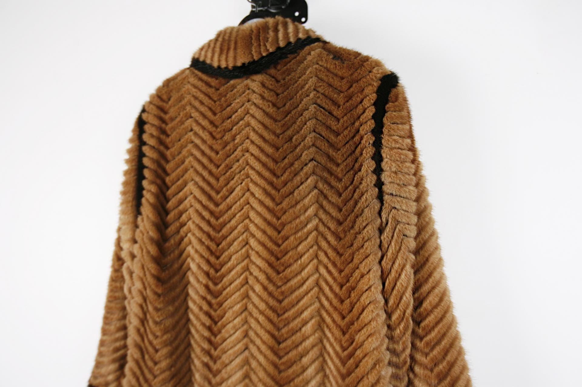 [FENDI 펜디] 밍크 코트 상세