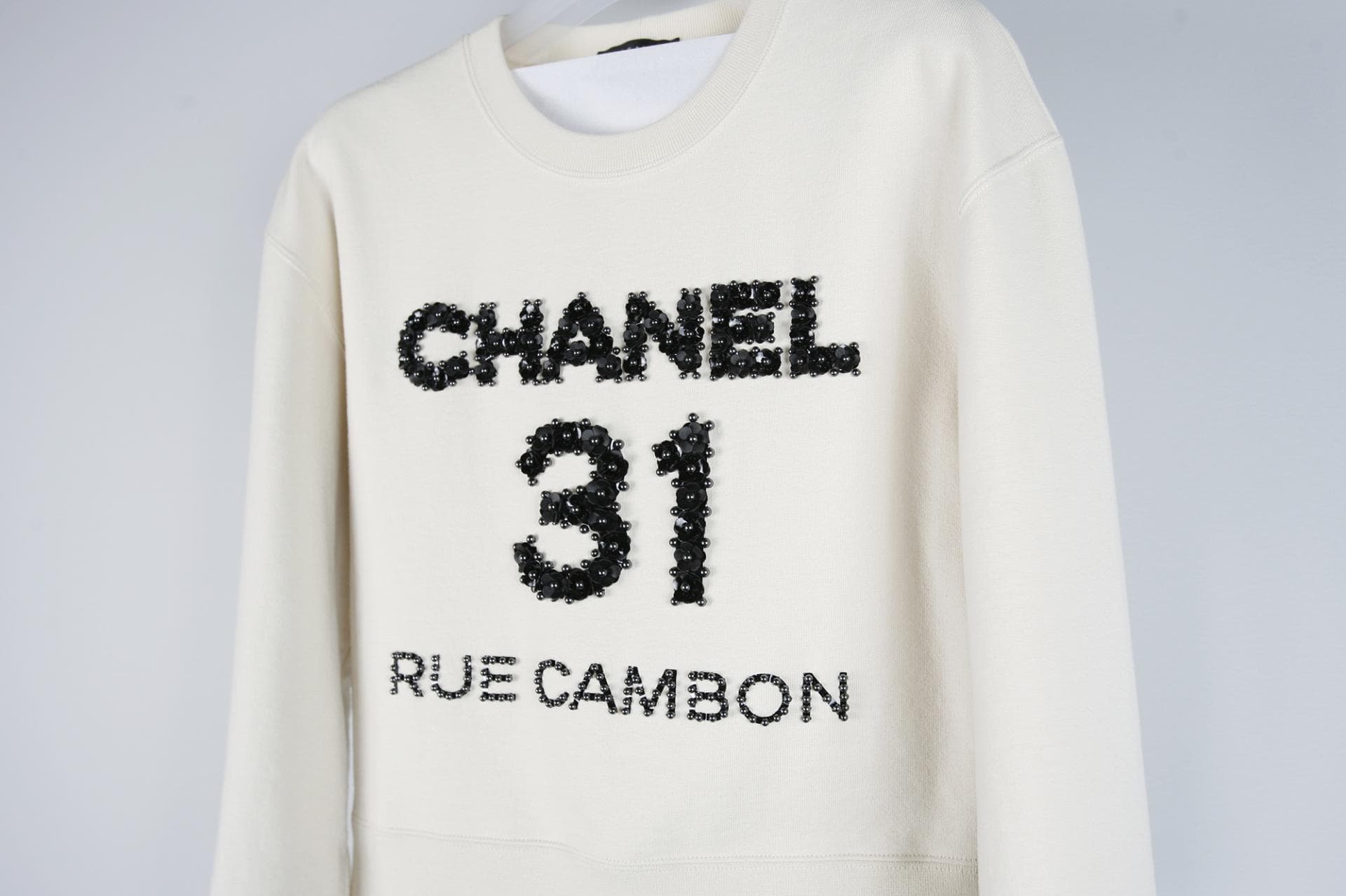 [CHANEL 샤넬] 비딩 스웨트셔츠 상세