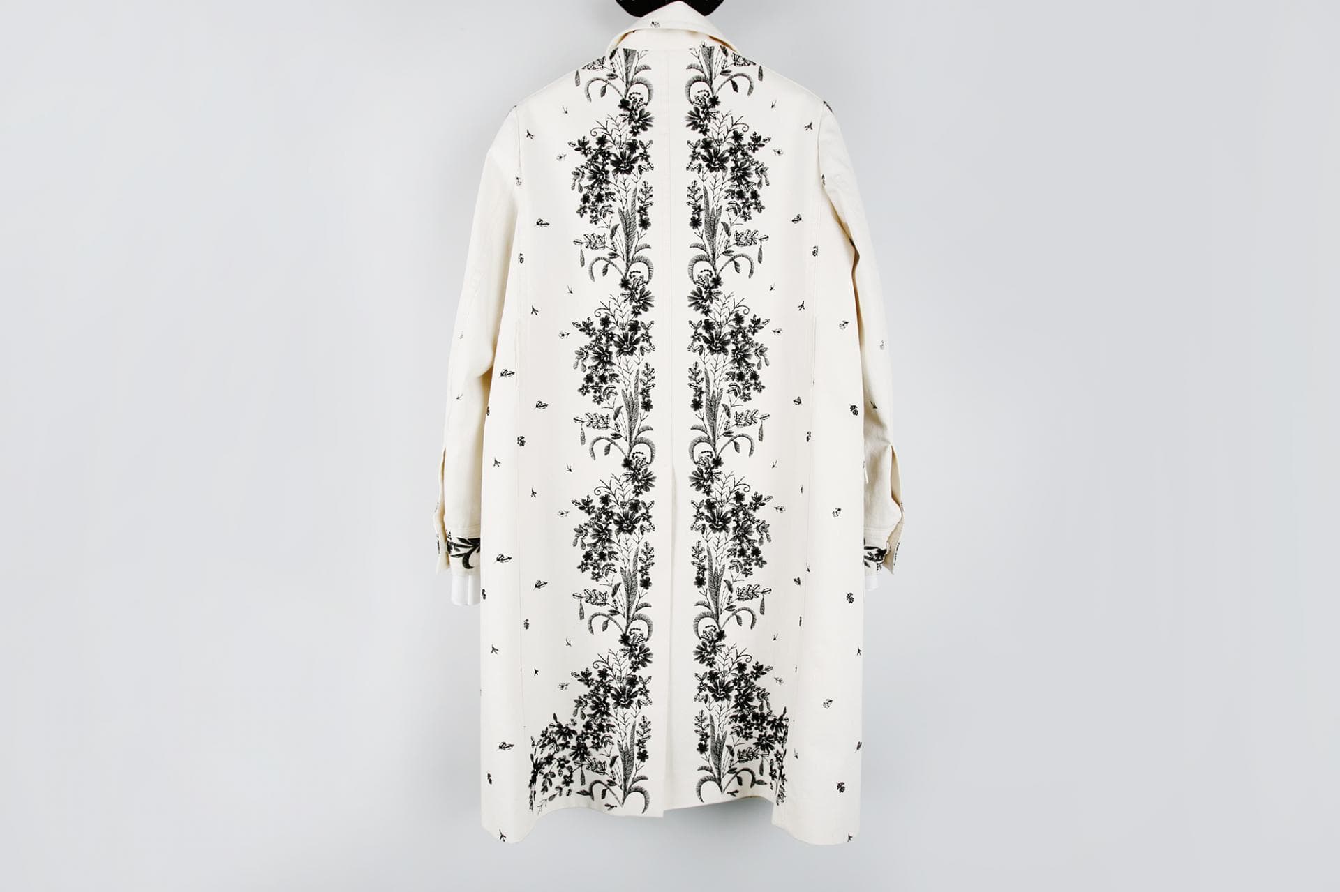 [Giambattista Valli 지암바티스타 발리] 자수 코트 상세
