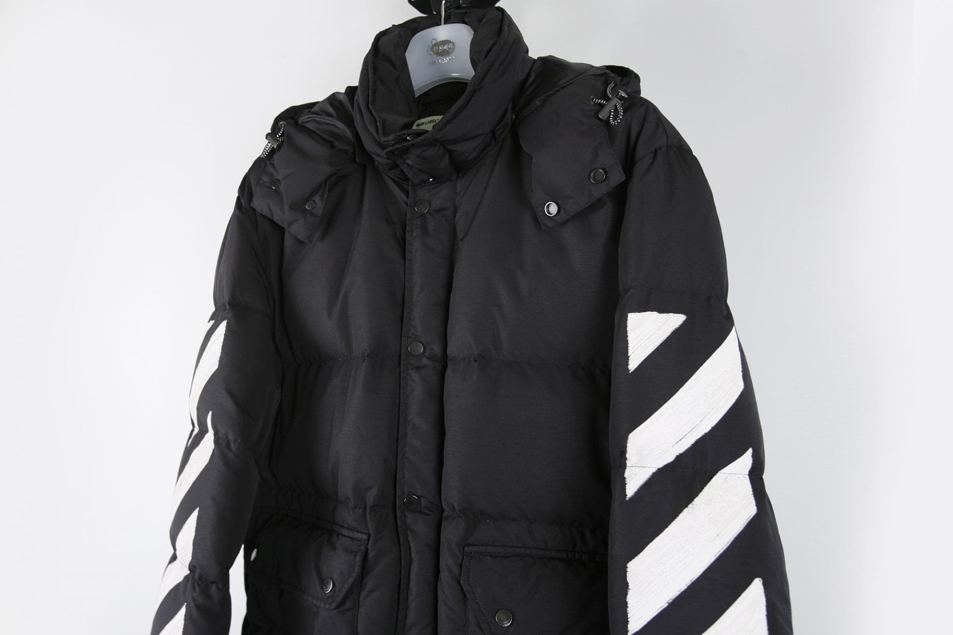 [OFF-WHITE 오프화이트] 푸퍼 자켓 상세