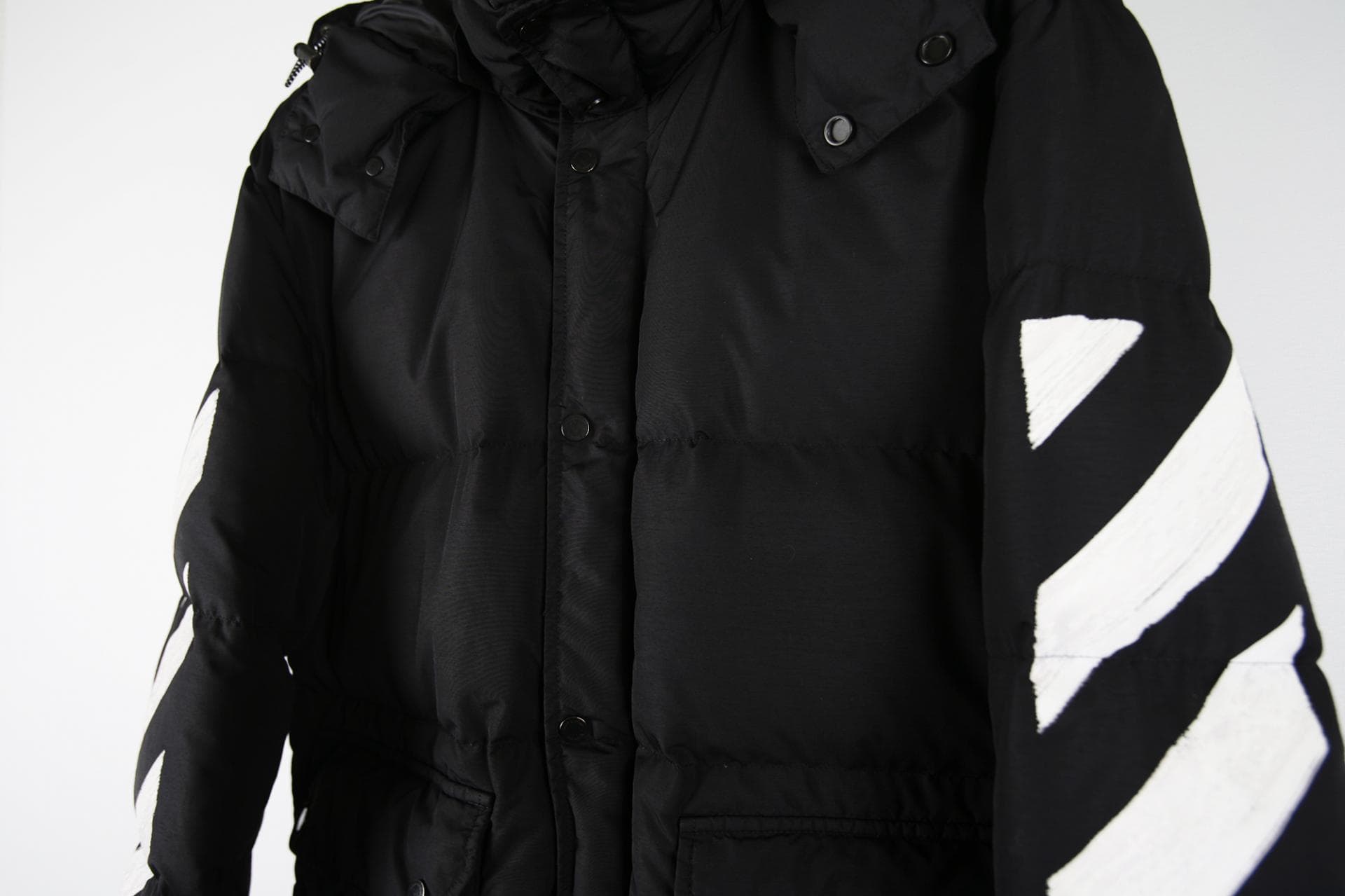 [OFF-WHITE 오프화이트] 푸퍼 자켓 상세