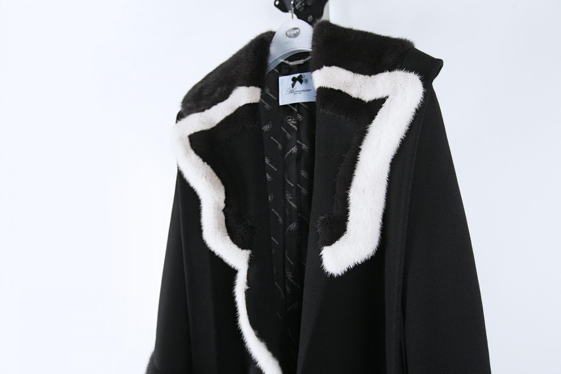 [Blumarine 블루마린] 퍼 장식 코트 상세