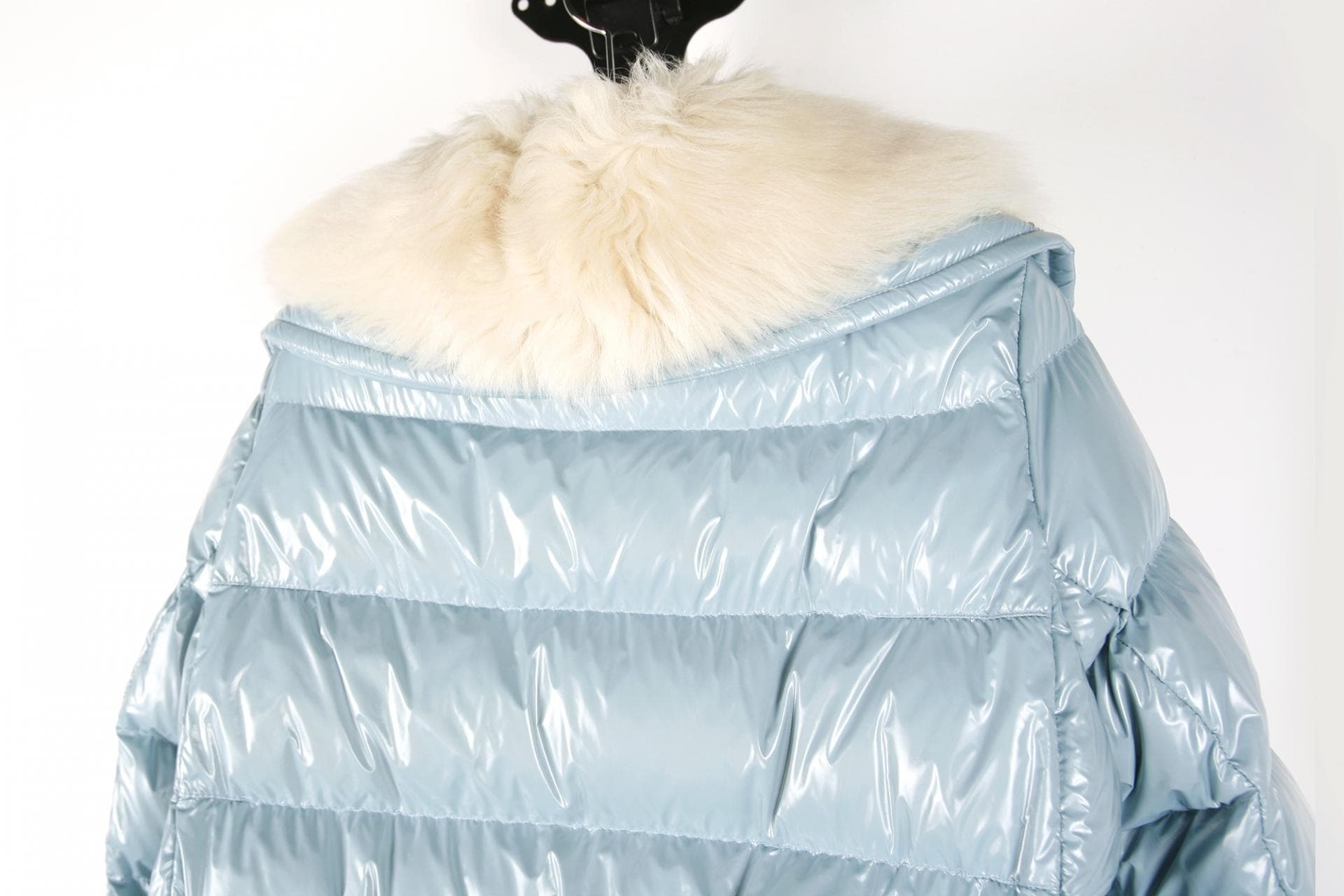 [Moncler 몽클레르] 퍼 트림 다운 자켓 상세