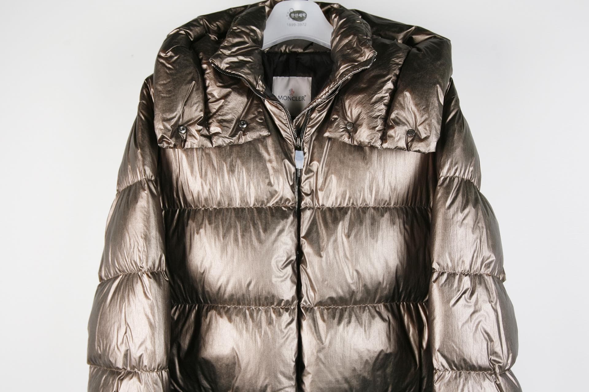 [Moncler 몽클레르] 메탈릭 다운 자켓 상세