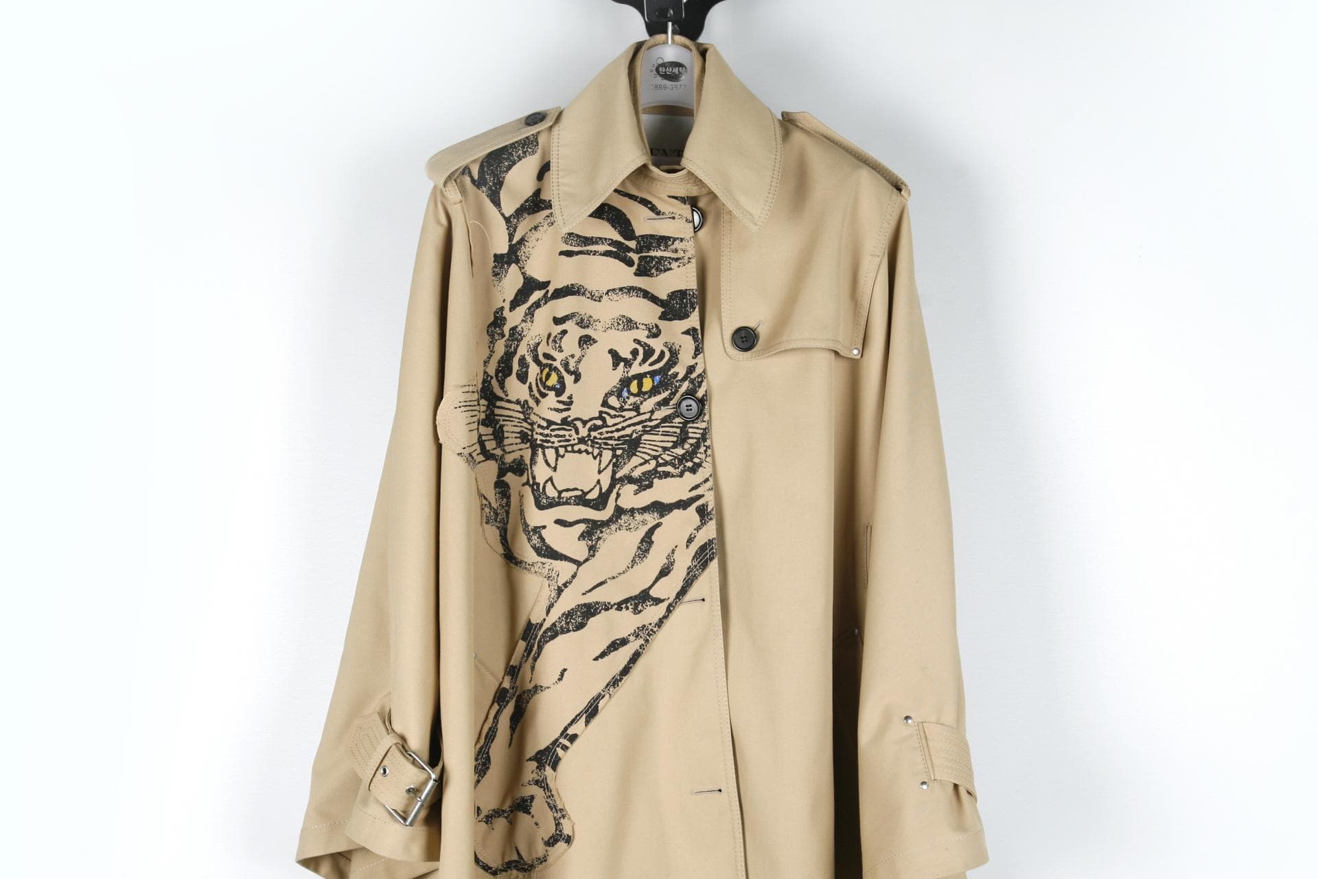 [VALENTINO 발렌티노] 타이거 프린트 트렌치코트 상세