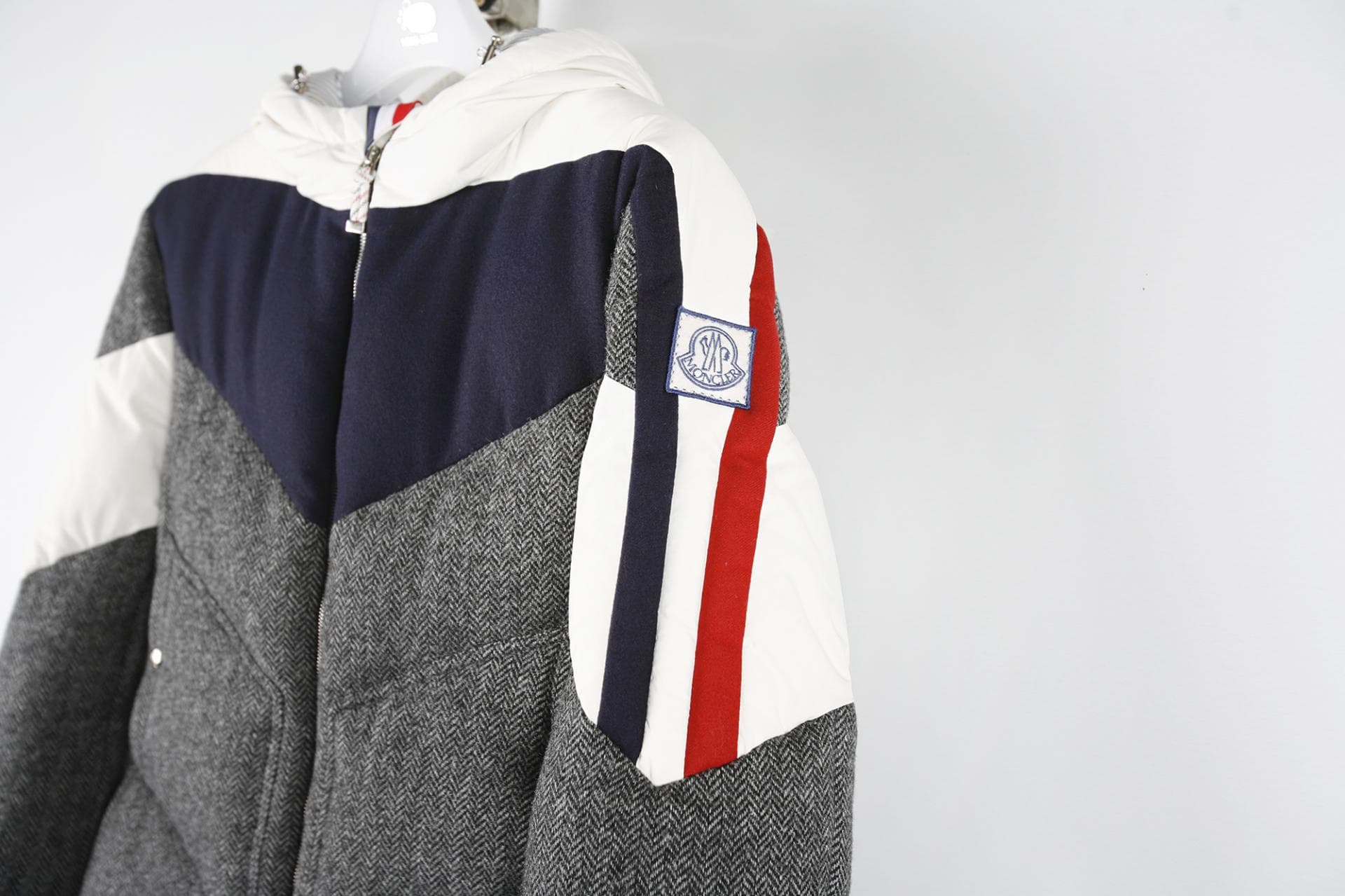 [Moncler 몽클레르] RWB 다운 자켓 상세