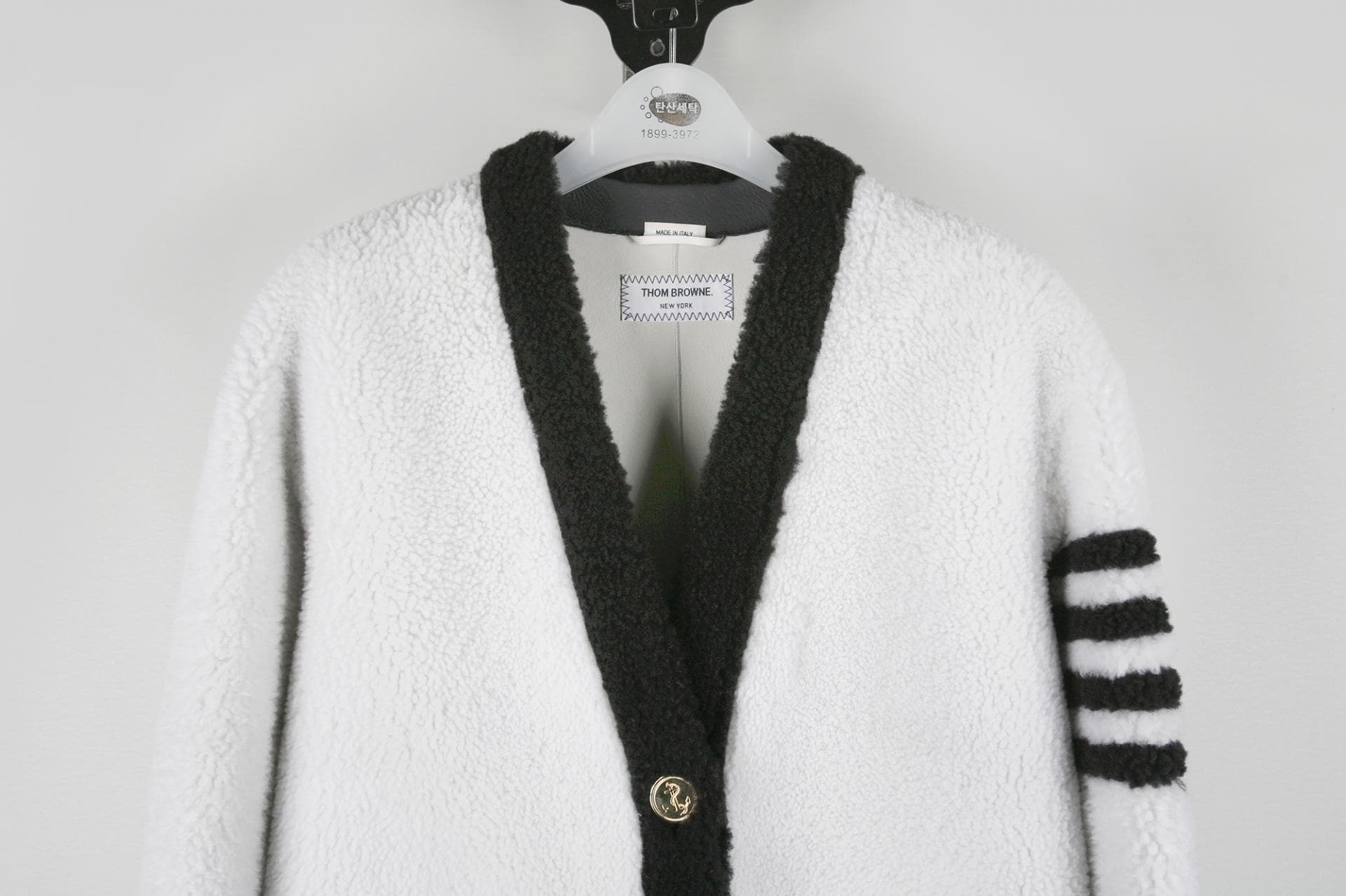 [Thom Browne 톰브라운] 시어링 가디건 상세