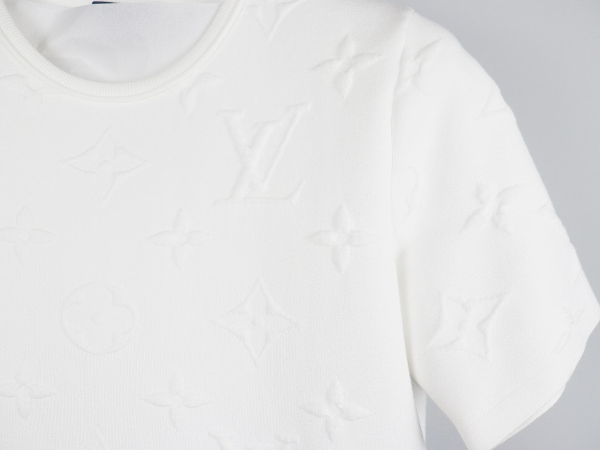 [LOUIS VUITTON 루이비통] 로고 반팔 티셔츠 상세