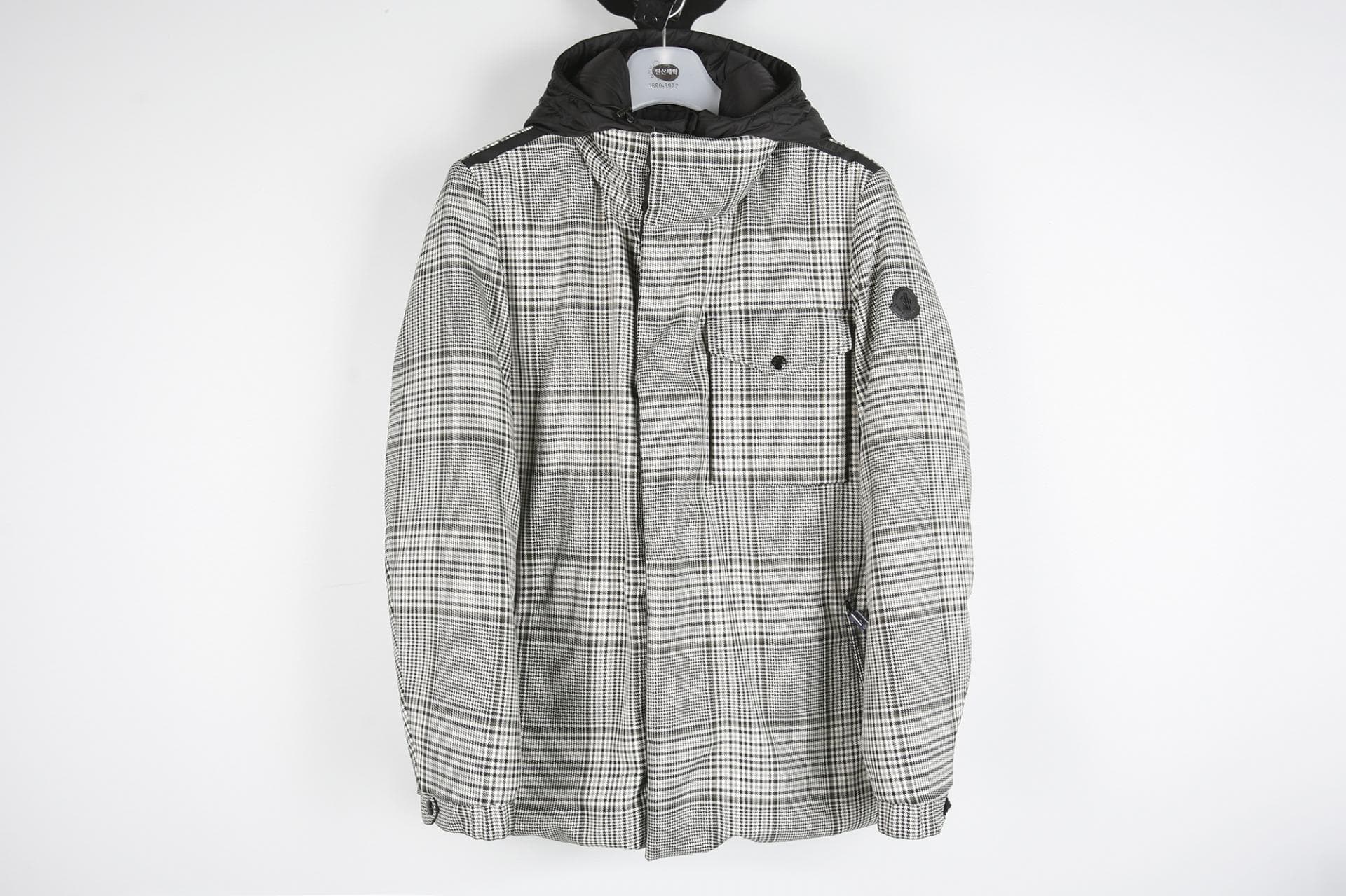 [Moncler 몽클레르] 체크패턴 다운 점퍼