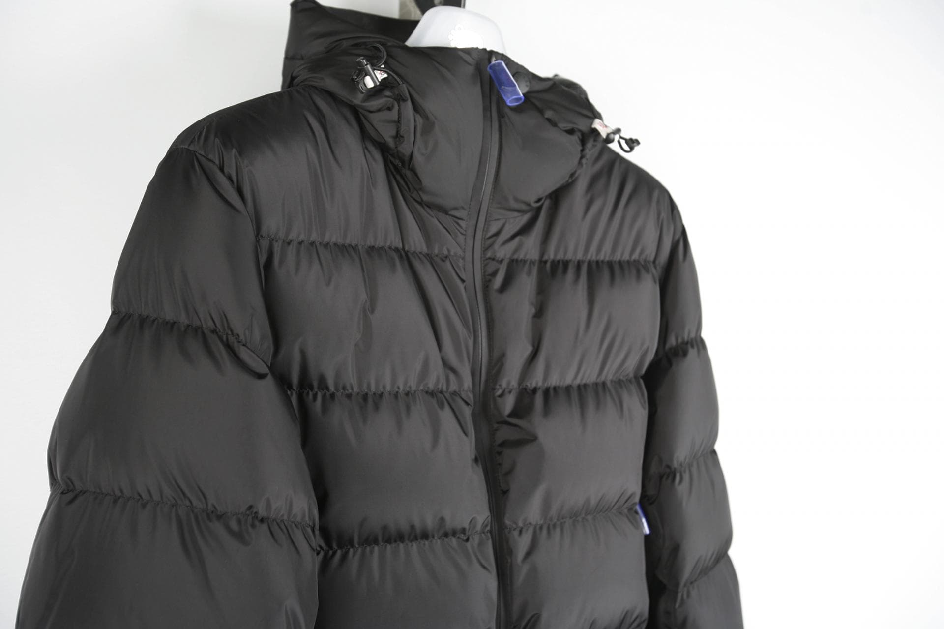 [Moncler 몽클레르] 그레노블 프린팅 다운 점퍼 상세