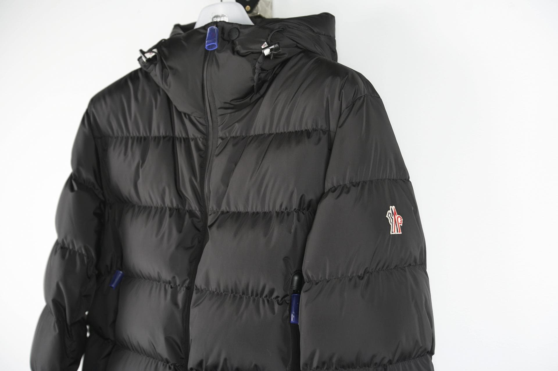 [Moncler 몽클레르] 그레노블 프린팅 다운 점퍼 상세