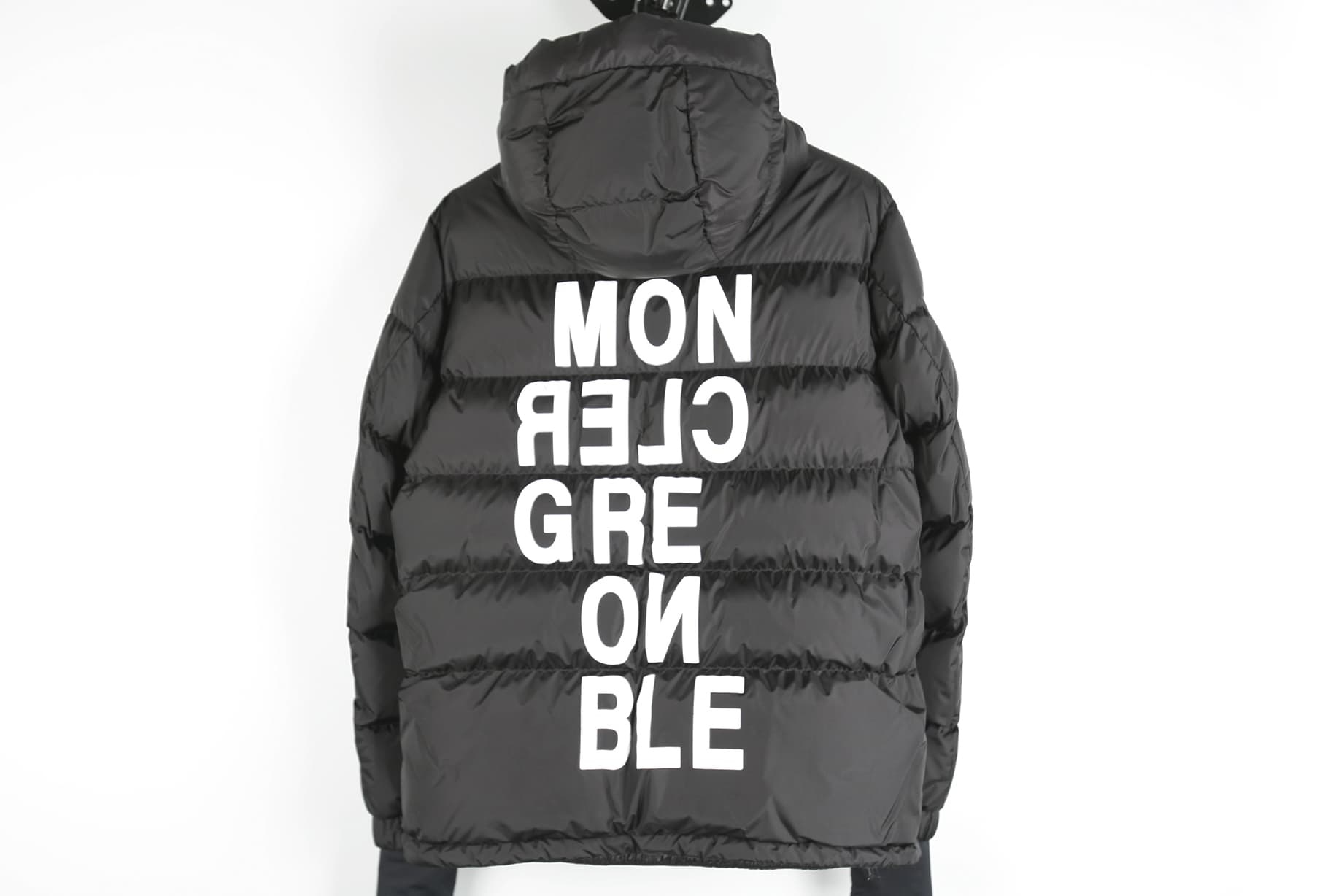 [Moncler 몽클레르] 그레노블 프린팅 다운 점퍼 상세