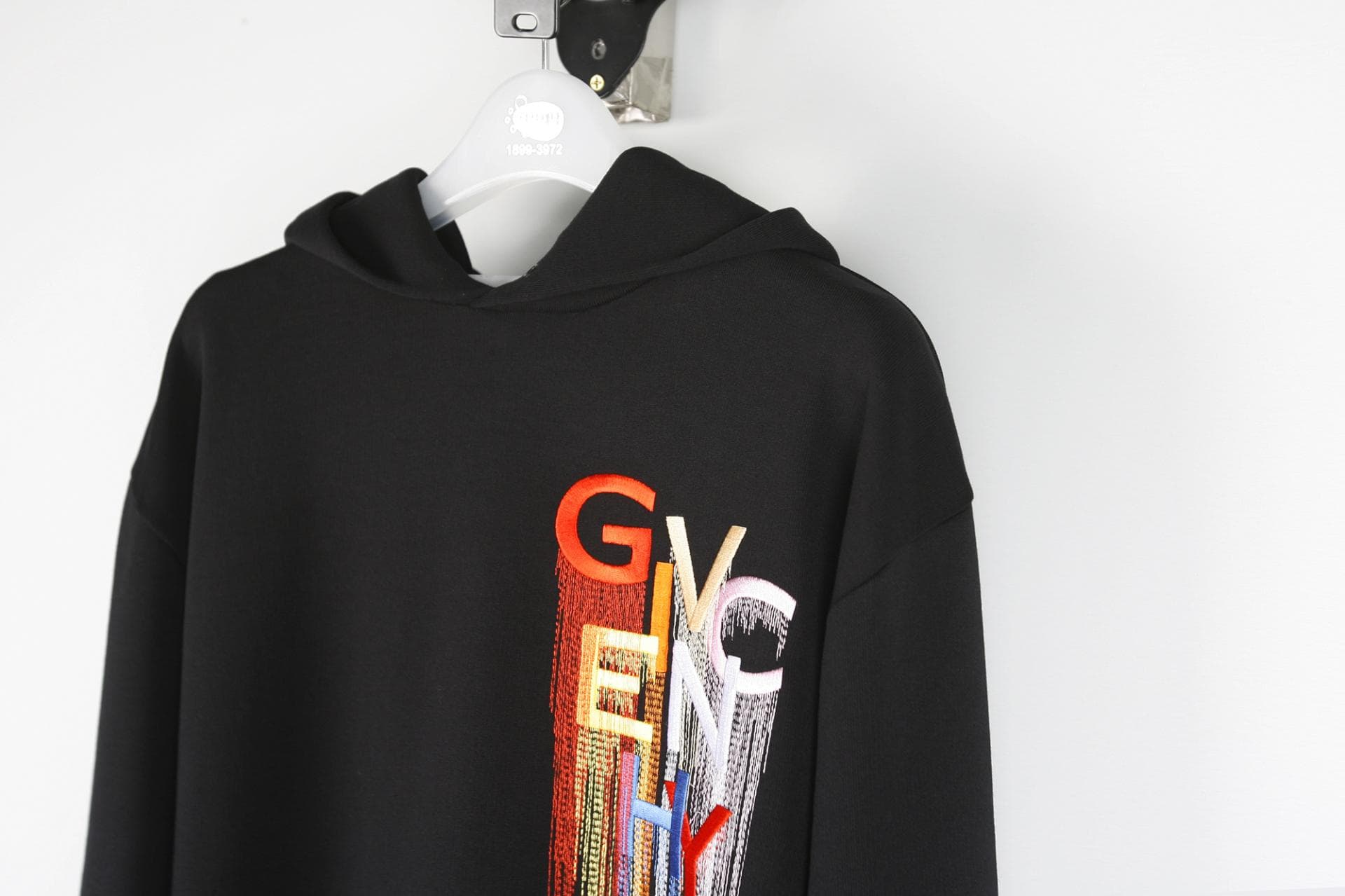 [GIVENCHY 지방시] 자수 포인트 후드 상세