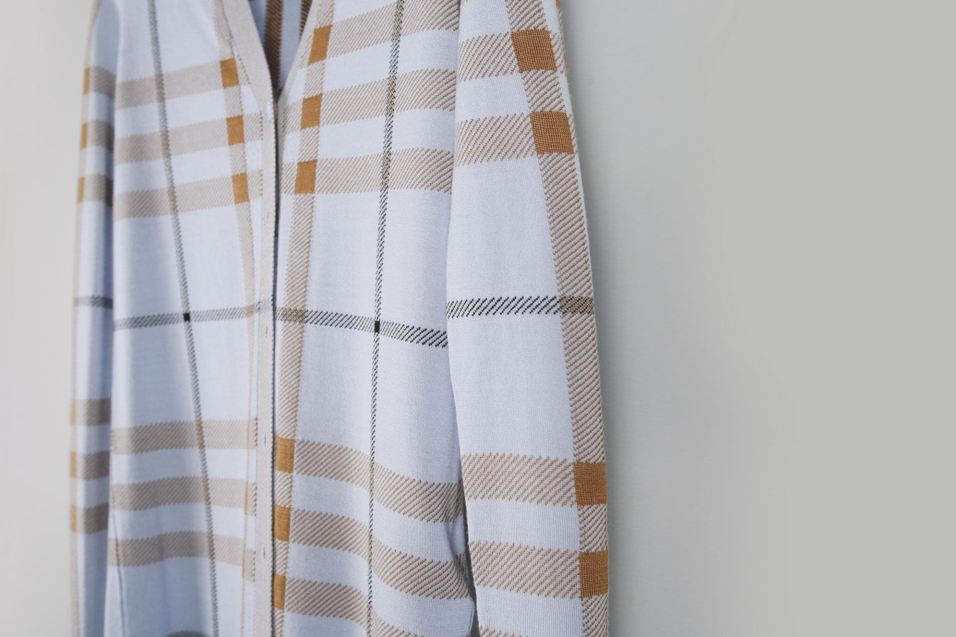 [BURBERRY 버버리] 체크 가디건 상세