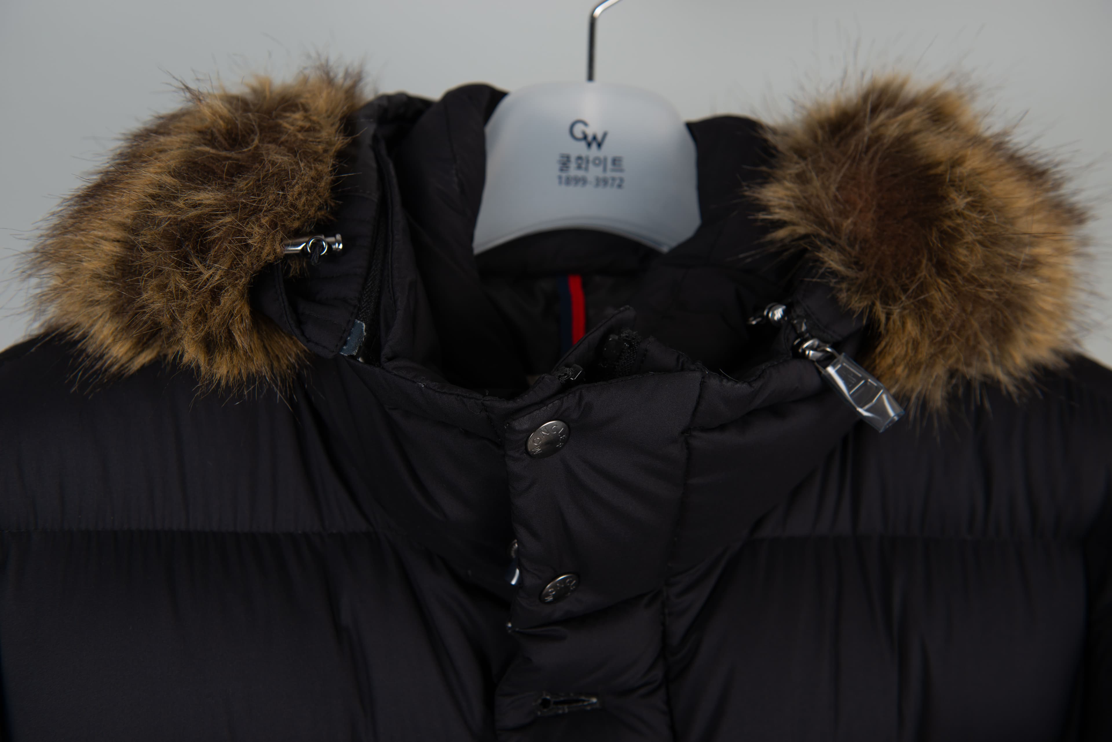 [MONCLER 몽클레르] 클루니 구스다운 자켓 상세