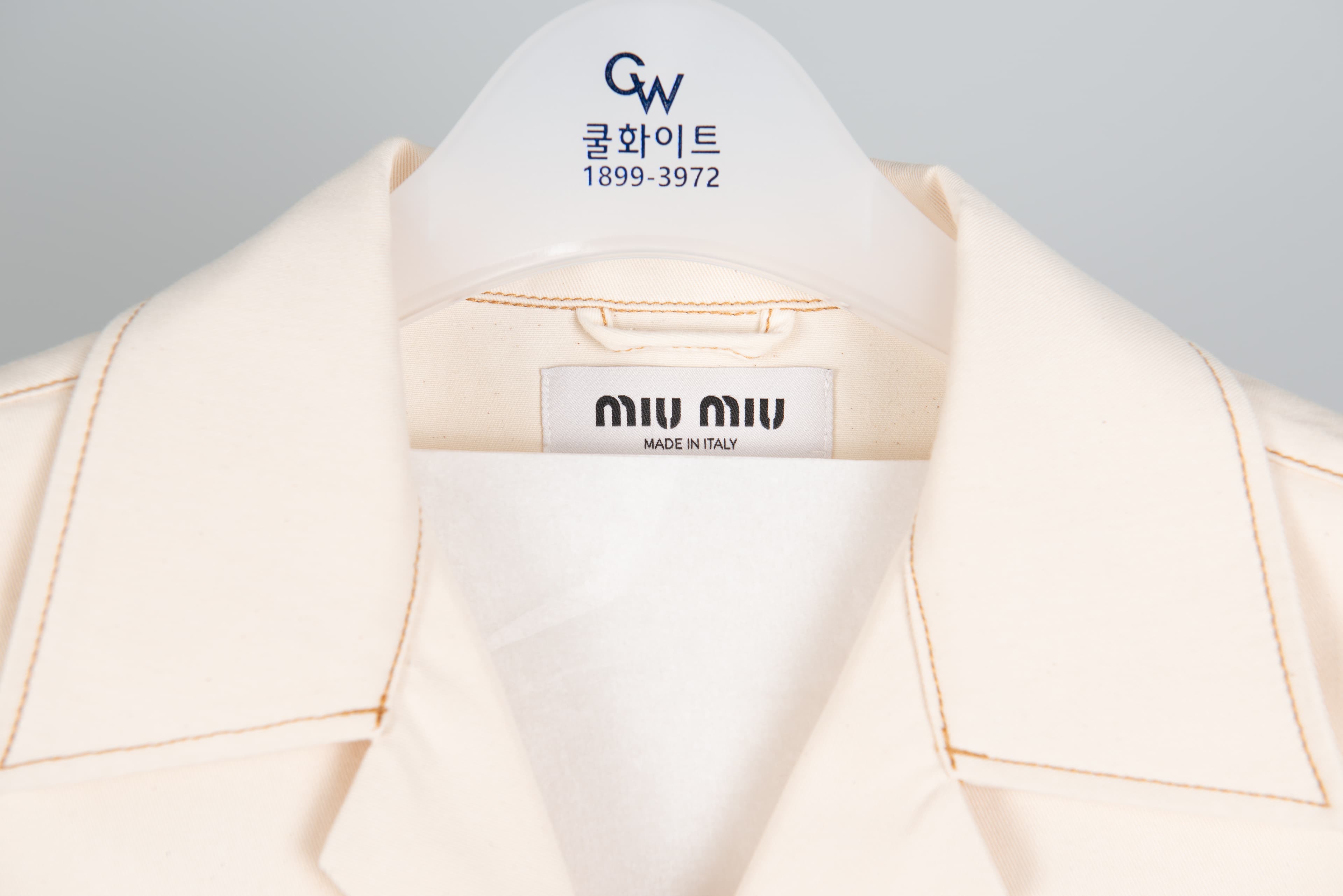 [miumiu 미우미우] 크롭 데님 셔츠 상세