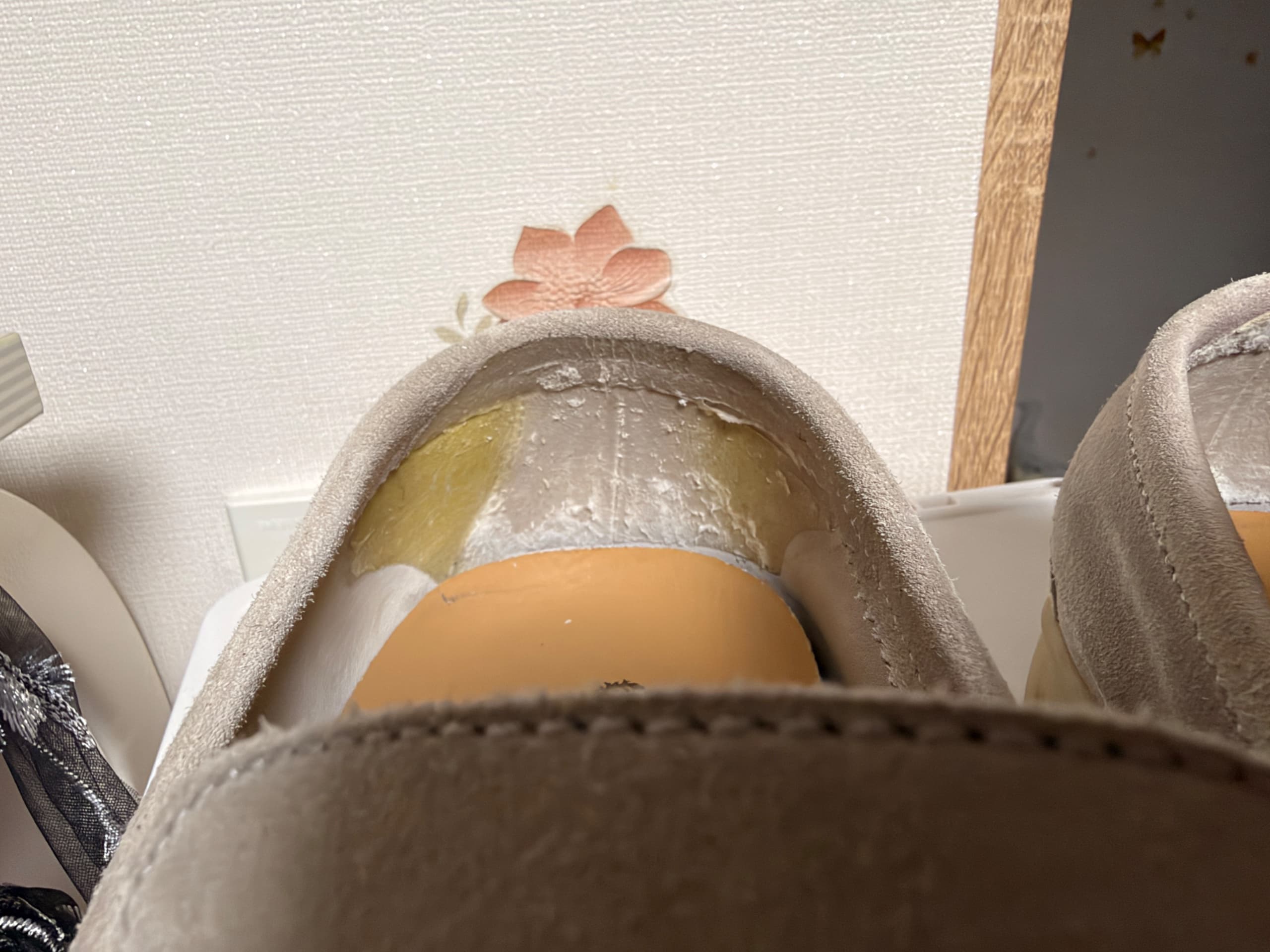 로로피아나 뒤꿈치 패드 클리닝 대표 사진